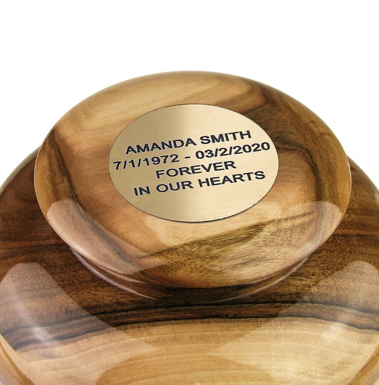 Personalized urns UK. How to add own text?